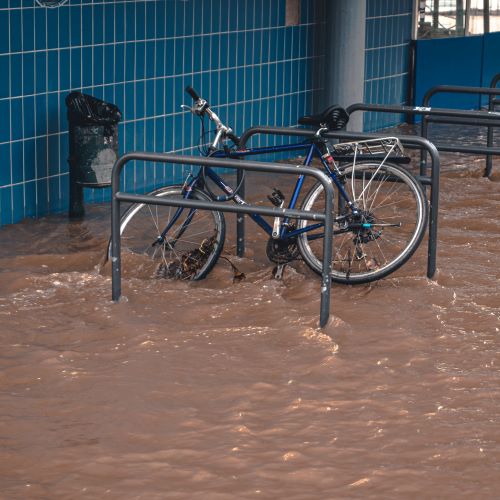 Fahrrad im Hochwasser