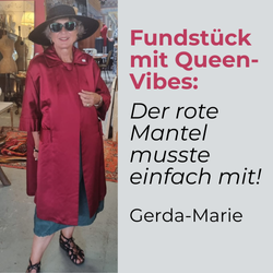 Frau im roten Mantel: ein besonderer Queenager Urlaubsmoment