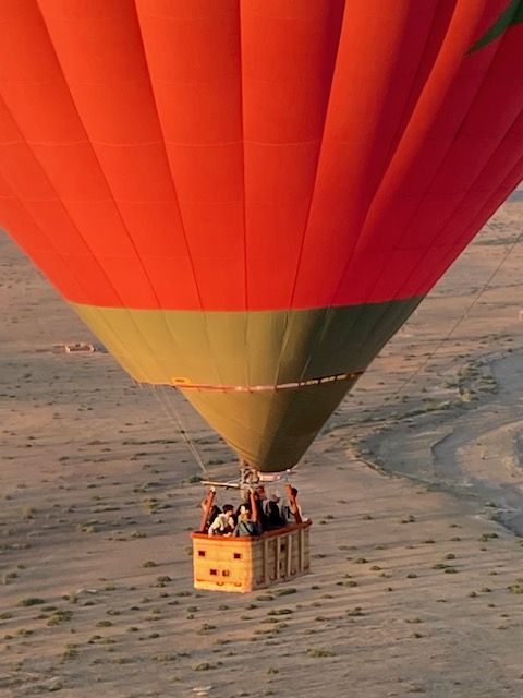 Heißluftballon über Marokko: Ein besonderer Urlaubsmoment für Queenager Renate